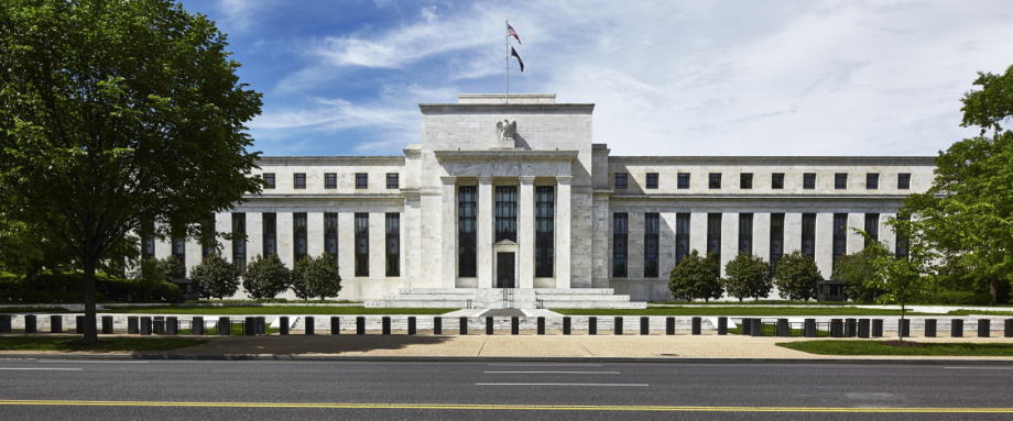 美联储多位官员近期讲话表明通胀下行的趋势不稳固，且未来可能再次反弹