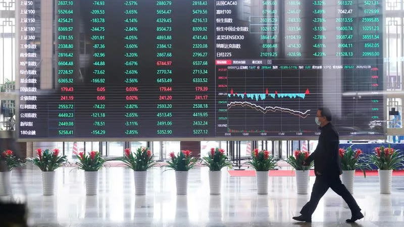 中国最近放出的消息可能给股市带来了一些缓解，但结构性提振还需要更多的努力，现在判断中国股市触底或假设全球基金正在广泛增加对中国风险...