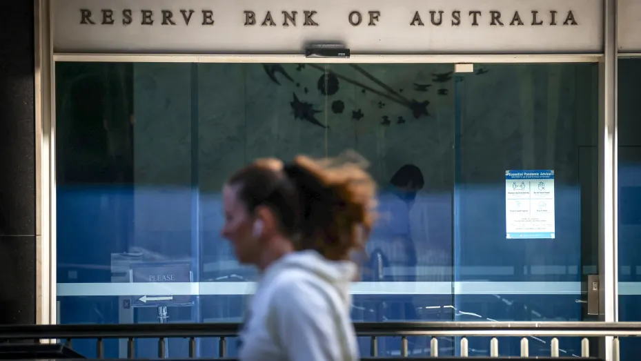 调查：因反通胀进程停滞，澳储行的首次降息将推迟到11月