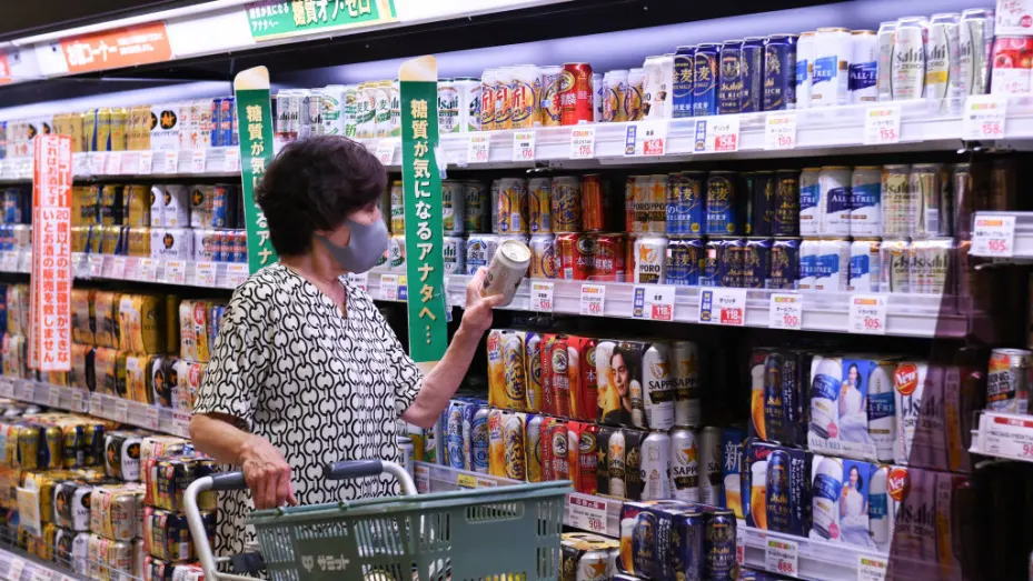 日本的消费支出连续12个月下滑，但下半年可能显著改善